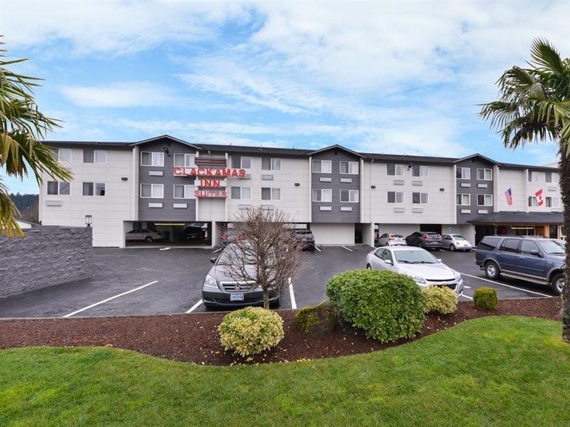 Clackamas Inn And Suites Εξωτερικό φωτογραφία