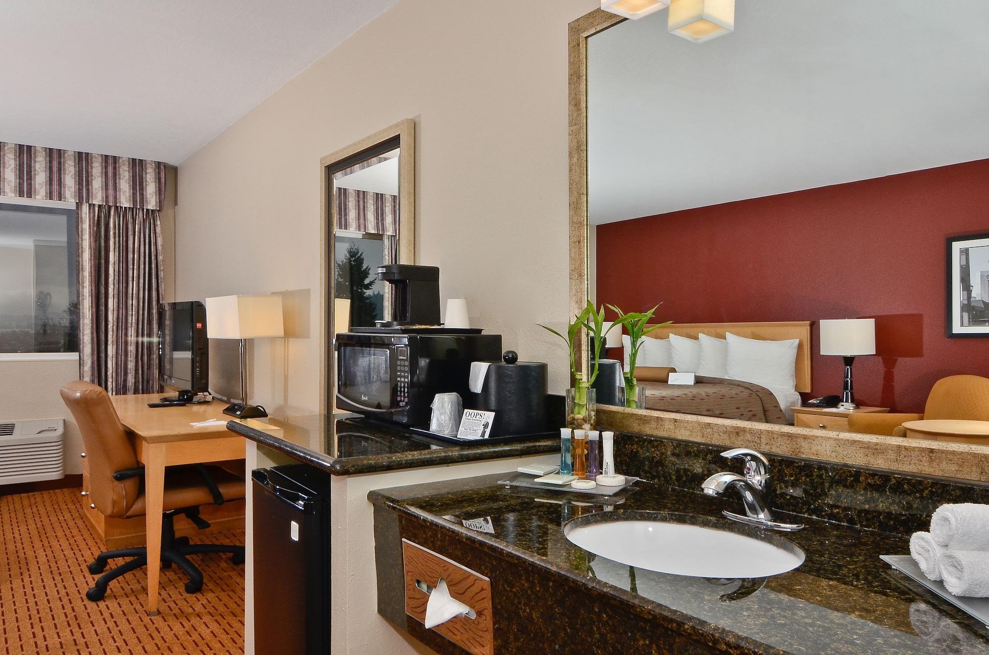 Clackamas Inn And Suites Εξωτερικό φωτογραφία