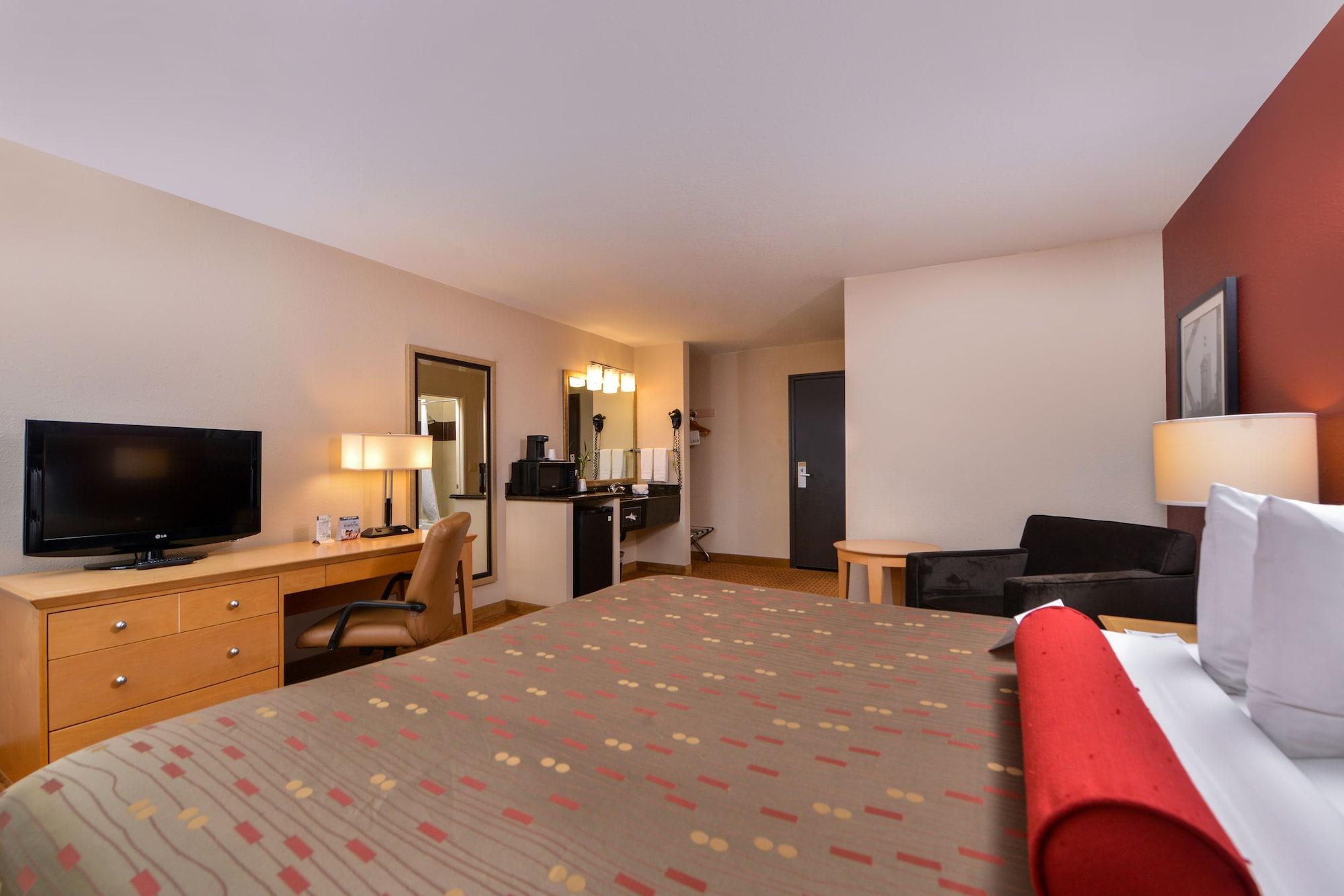 Clackamas Inn And Suites Εξωτερικό φωτογραφία