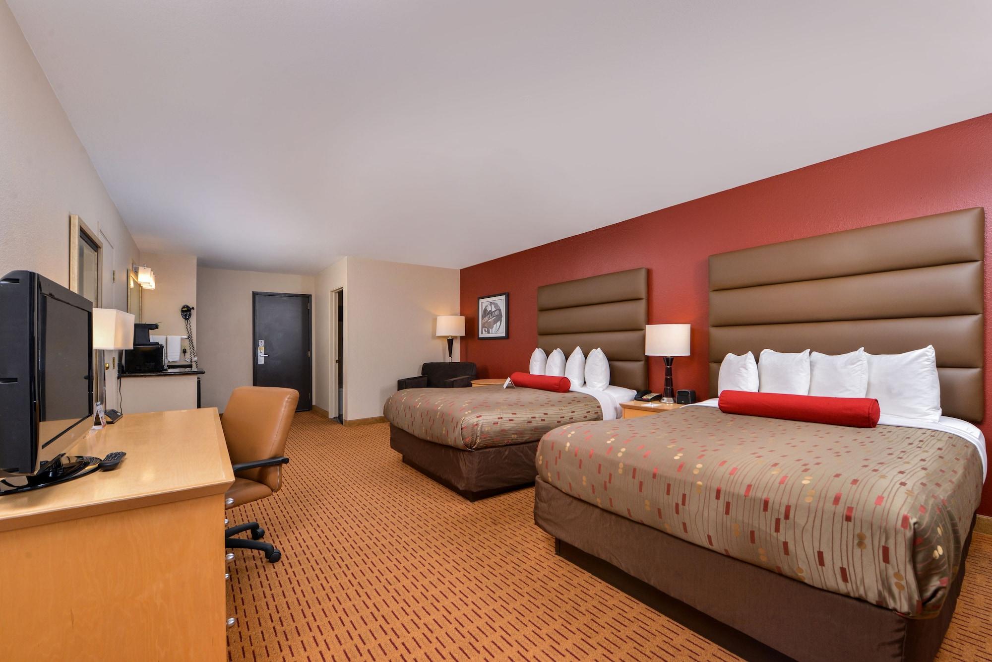 Clackamas Inn And Suites Εξωτερικό φωτογραφία