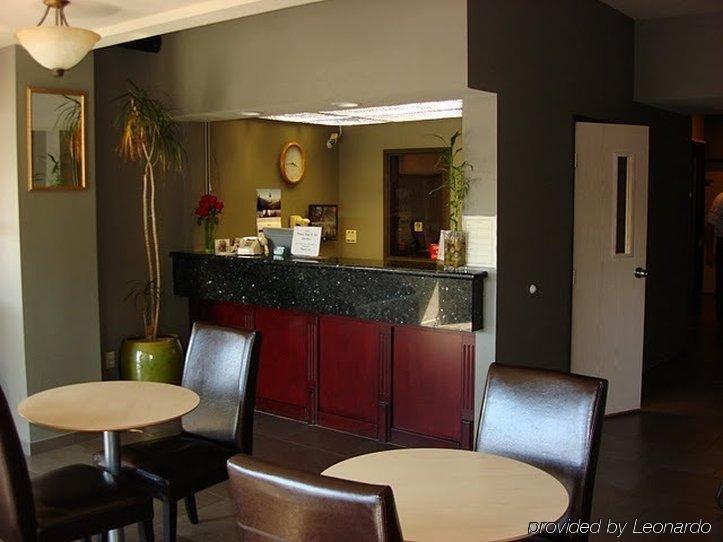 Clackamas Inn And Suites Εξωτερικό φωτογραφία