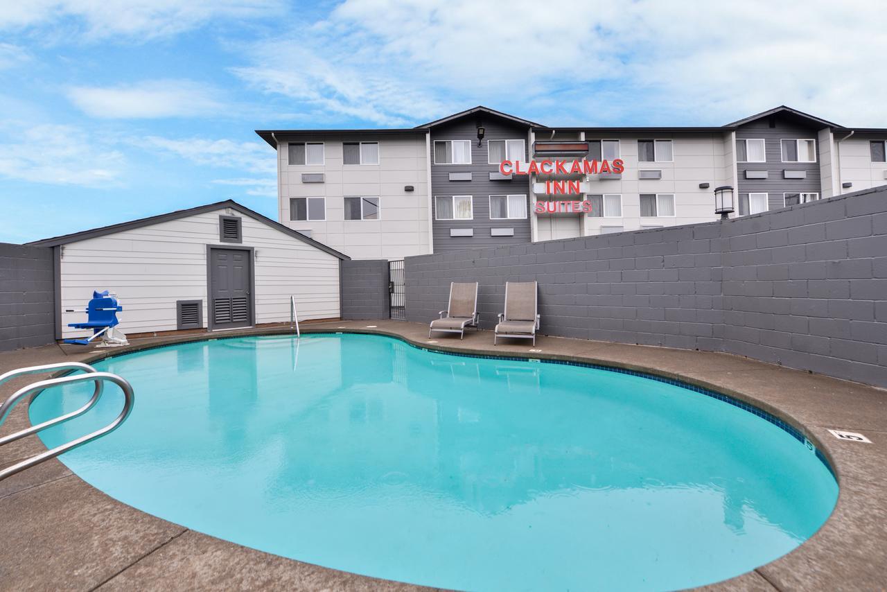 Clackamas Inn And Suites Εξωτερικό φωτογραφία