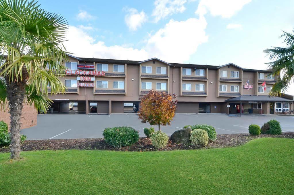Clackamas Inn And Suites Εξωτερικό φωτογραφία
