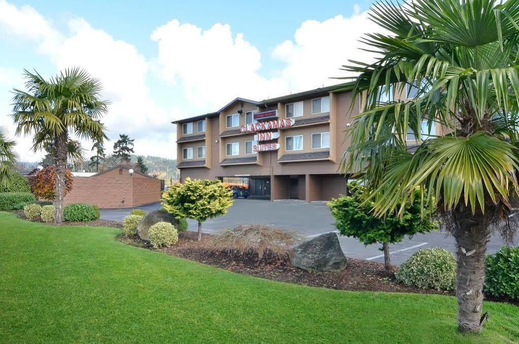 Clackamas Inn And Suites Εξωτερικό φωτογραφία